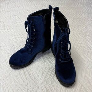 Wanted Women’s Blue Velour Lace Up Combat Boots. Size 8
